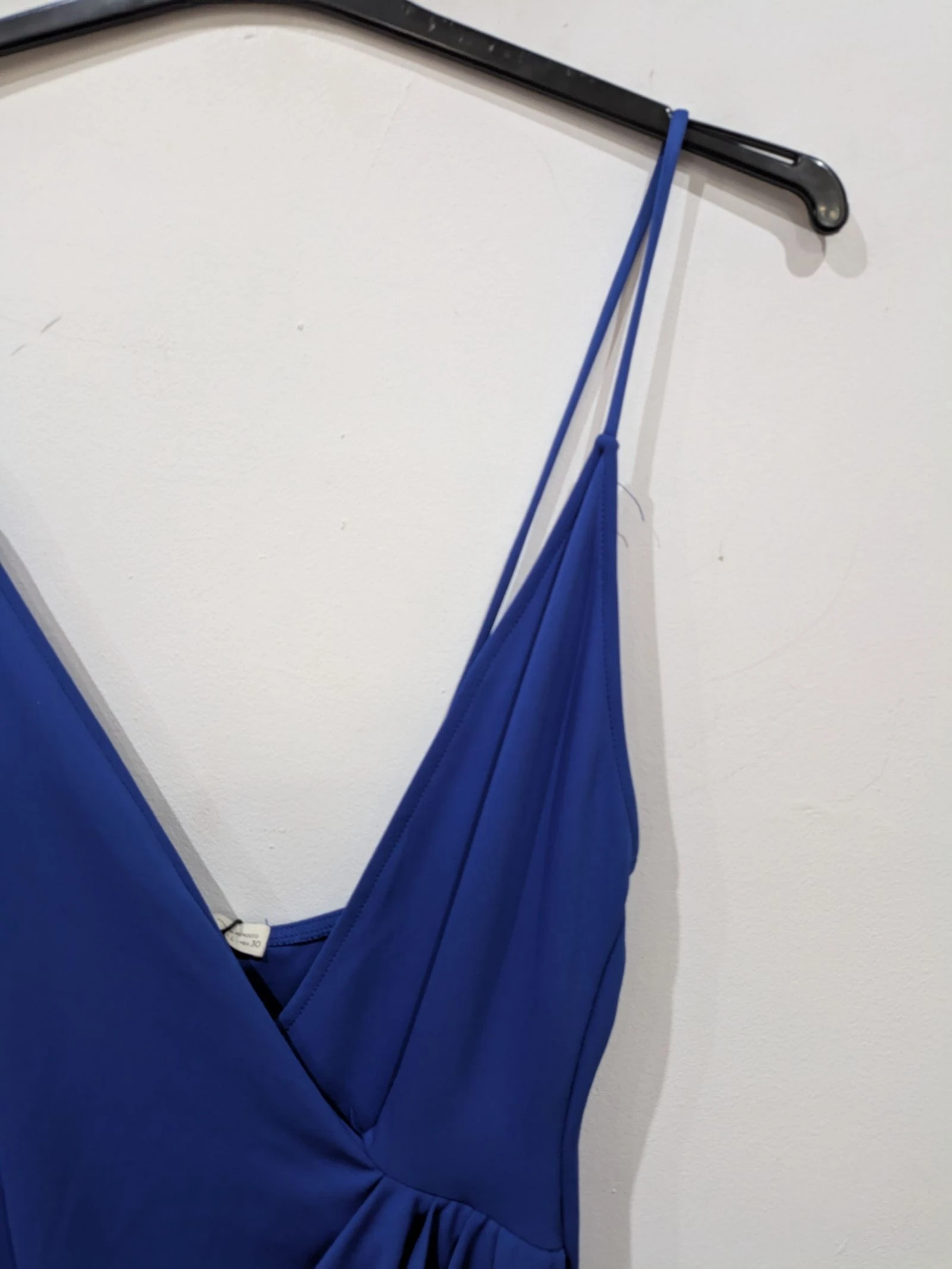 Korte kobaltblauwe jurk met kruisgesneden hals en dunne bandjes maat L van Pull&Bear – photo 6